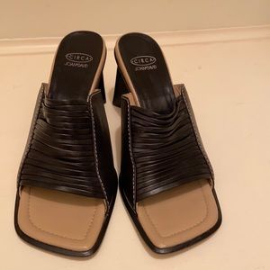 Circa Joan & David all leather slides
